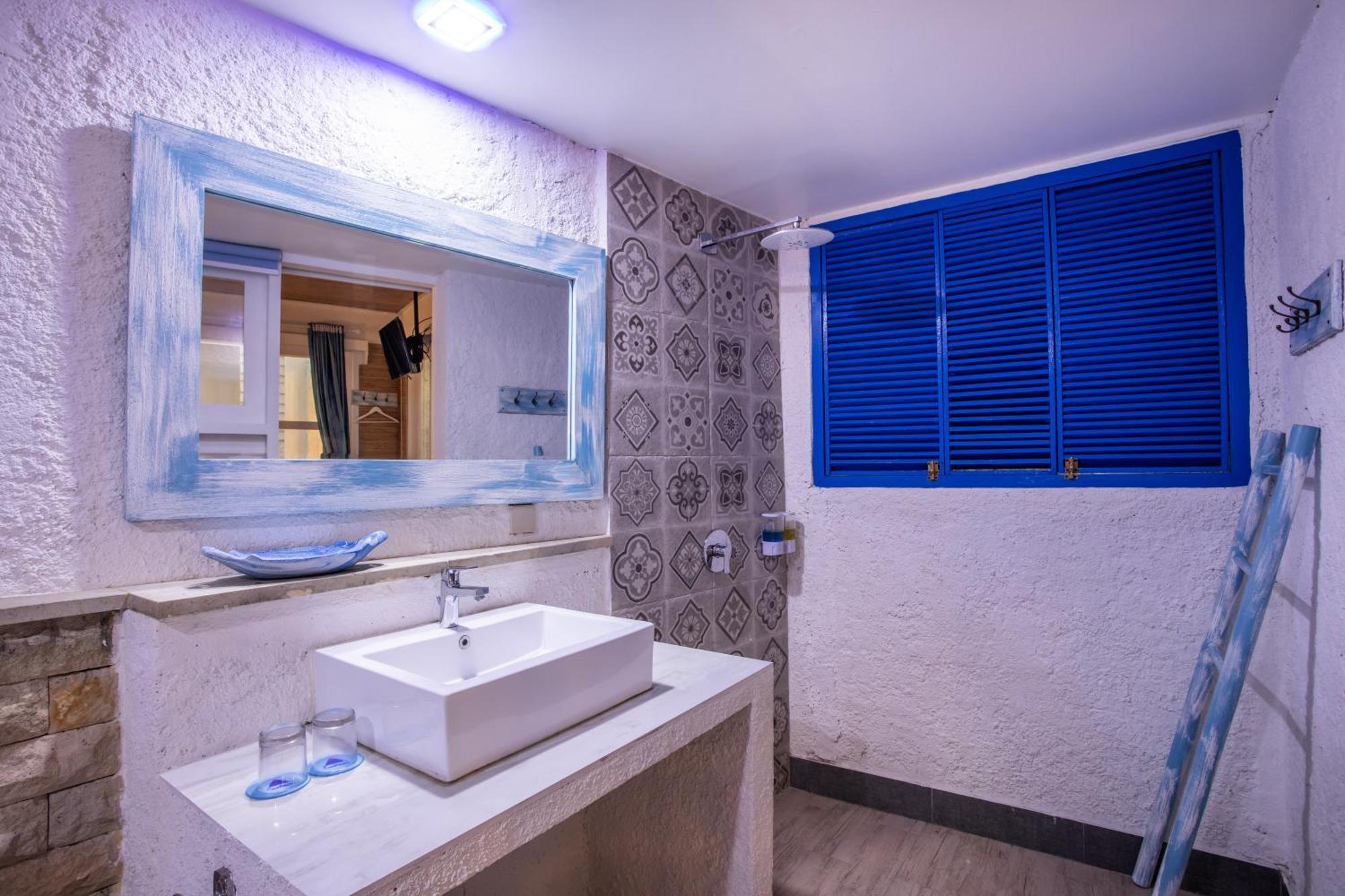 Resort Santorini Gili Trawangan